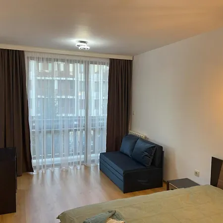 Nest By The Peaks In