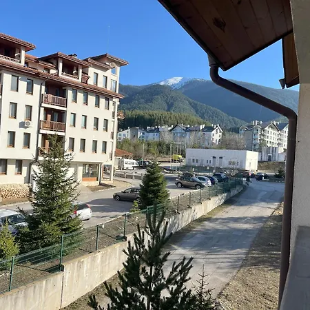 Nest By The Peaks In *