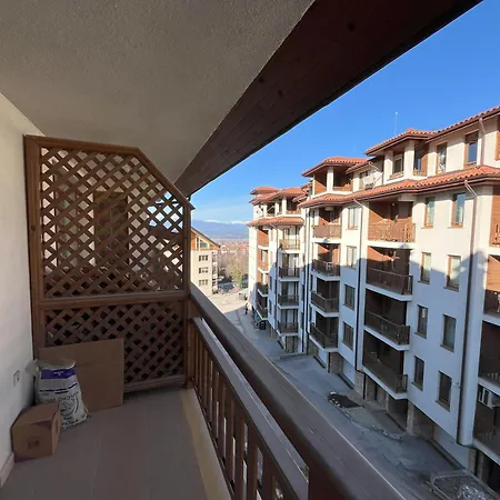 Nest By The Peaks In *