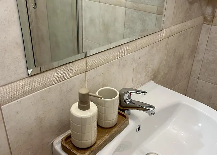 Nest By The Peaks In