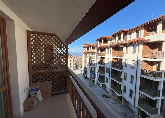 Nest By The Peaks In *